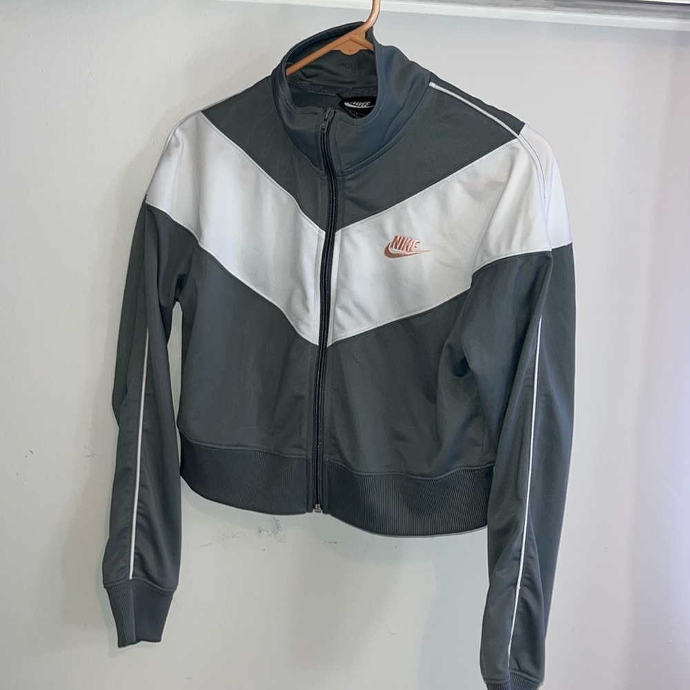 Nike Crop Zip Up